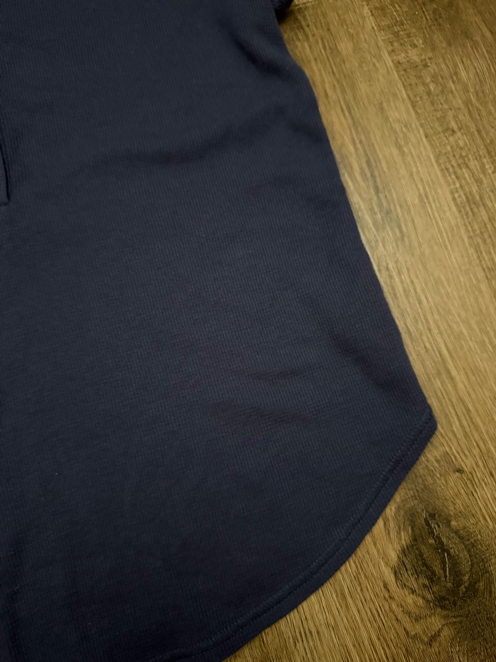 Old Navy Scoop Neck Tee - Picture 4 of 4
